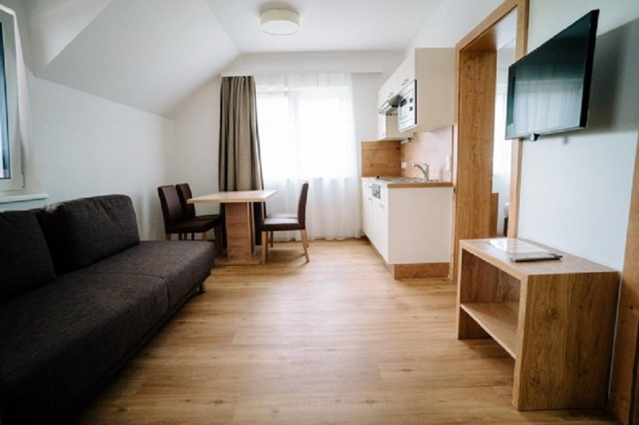 Apartmenthaus Strasswirt De Luxe เทรอโพลาค ภายนอก รูปภาพ